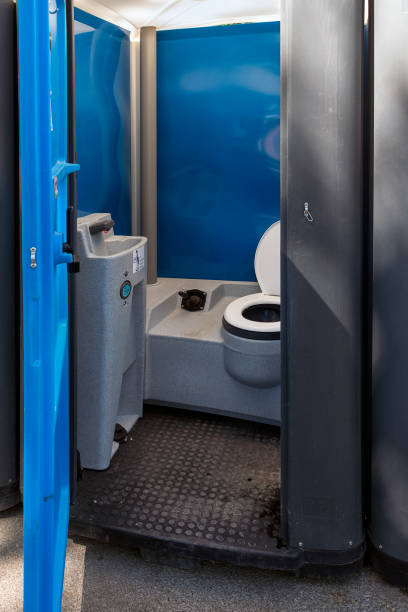 Best Porta potty rental near me  in Ravenna, OH